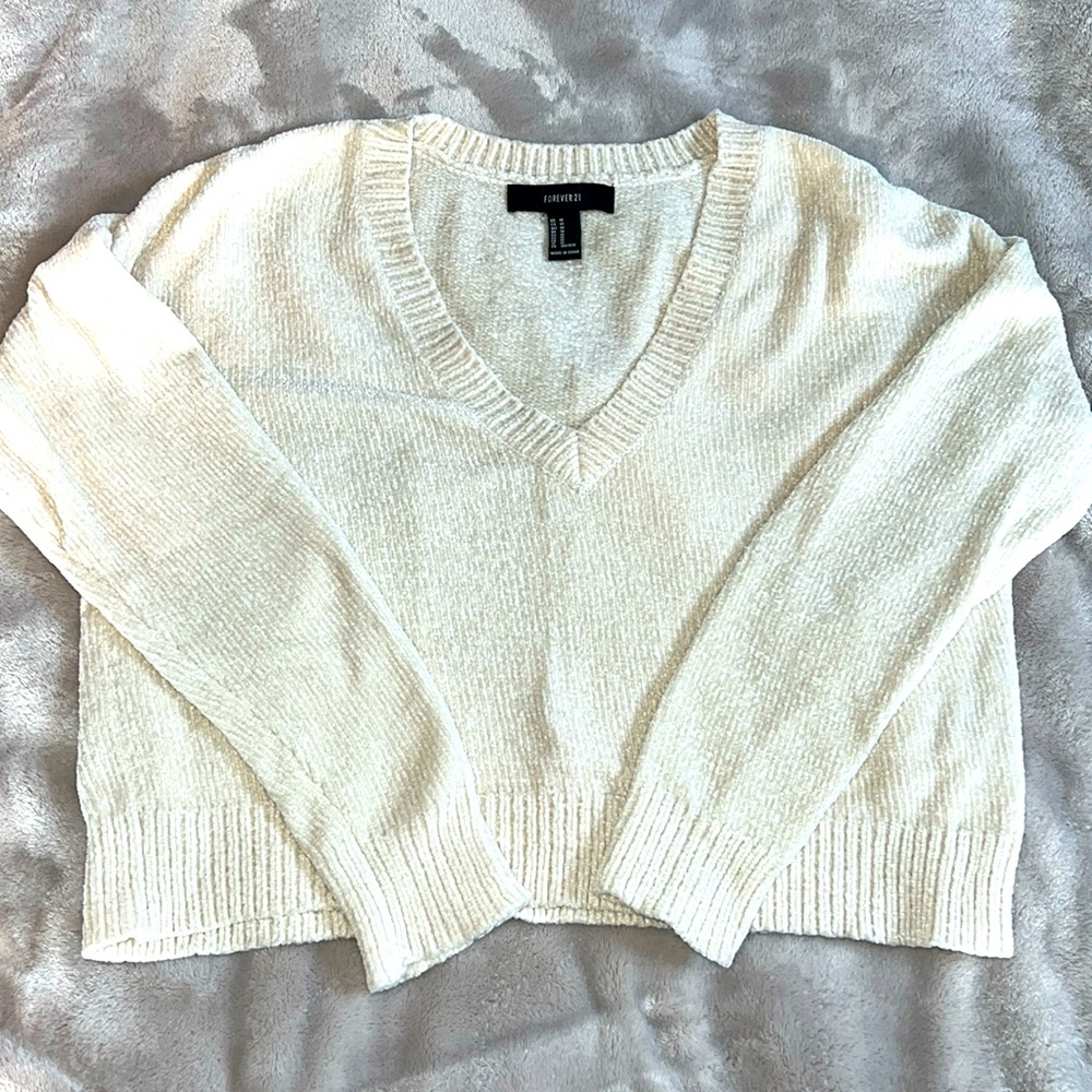 Forever 21 vNeck Long Sleeved Cropped Sweater